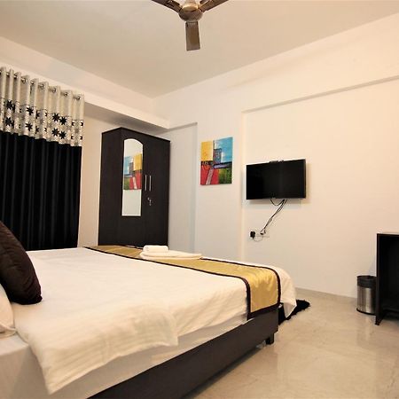 Veridical Hospitality, Baner - Pune Bed & Breakfast Екстериор снимка
