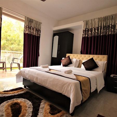 Veridical Hospitality, Baner - Pune Bed & Breakfast Екстериор снимка