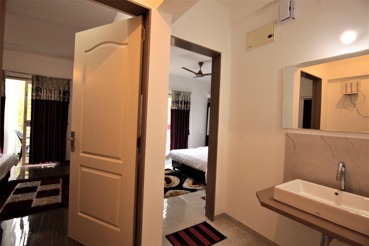 Veridical Hospitality, Baner - Pune Bed & Breakfast Екстериор снимка